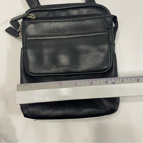 Fossil Black Leather Crossbody Bag purse. Multi pockets. Used - Picture 9 of 10